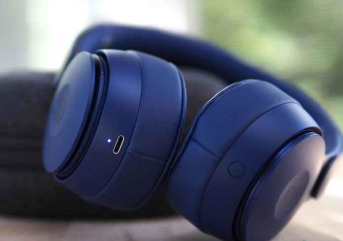 Apple headphones leak details clever over-ear modular design