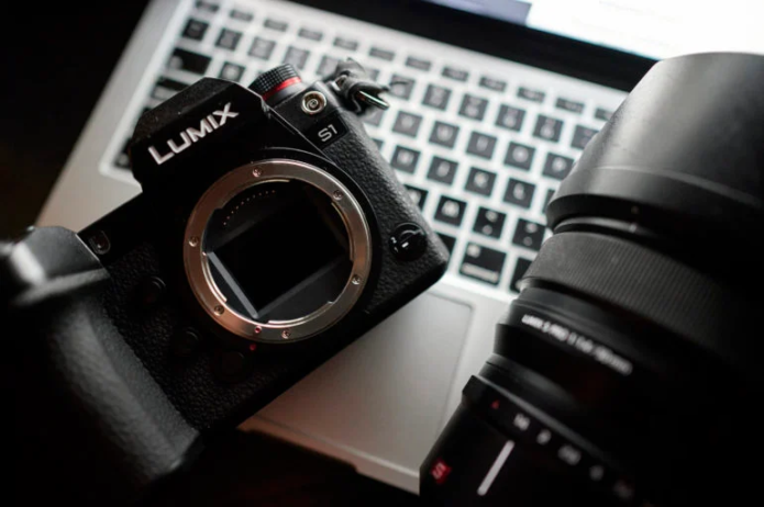 Would You Go APS-C or a Cheap Full Frame Panasonic Lumix S Camera?