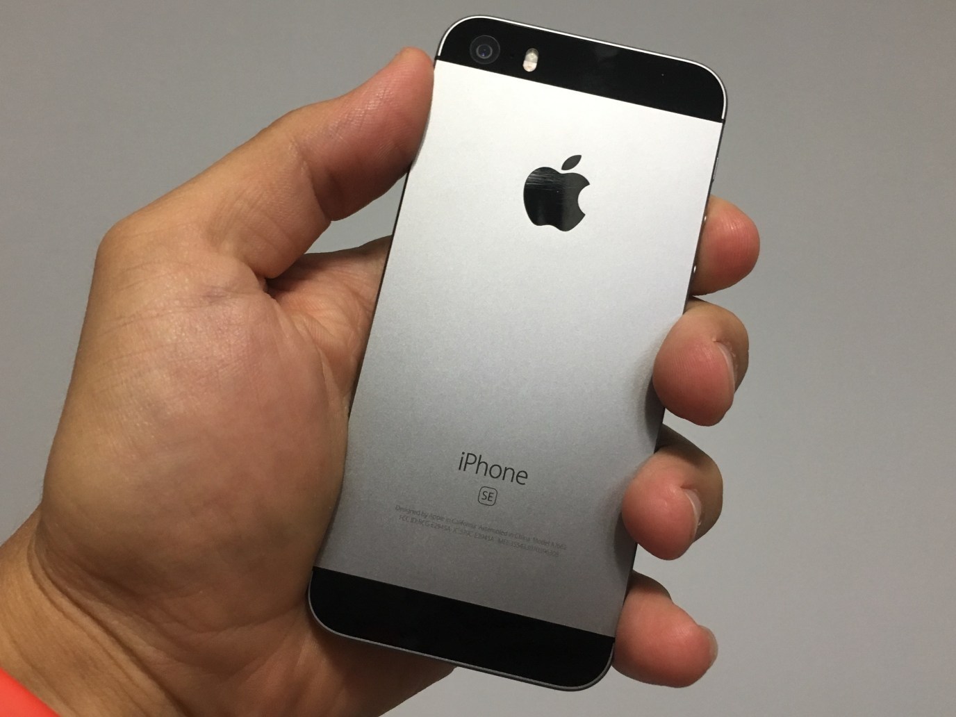 7 Things to Know About the iPhone SE iOS 13.4.1 Update