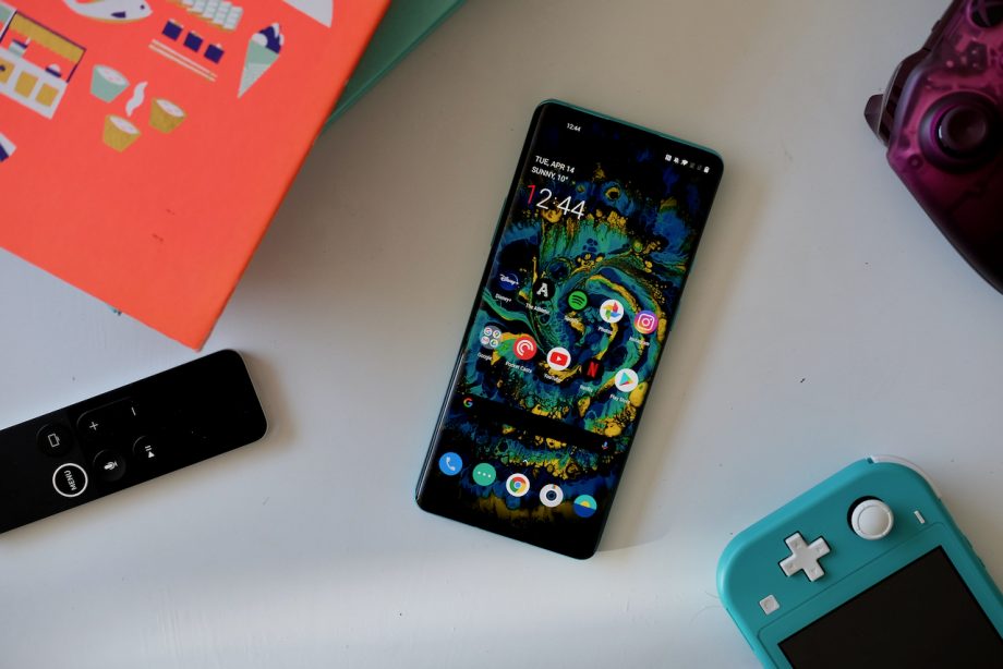 OnePlus 8 Pro Review