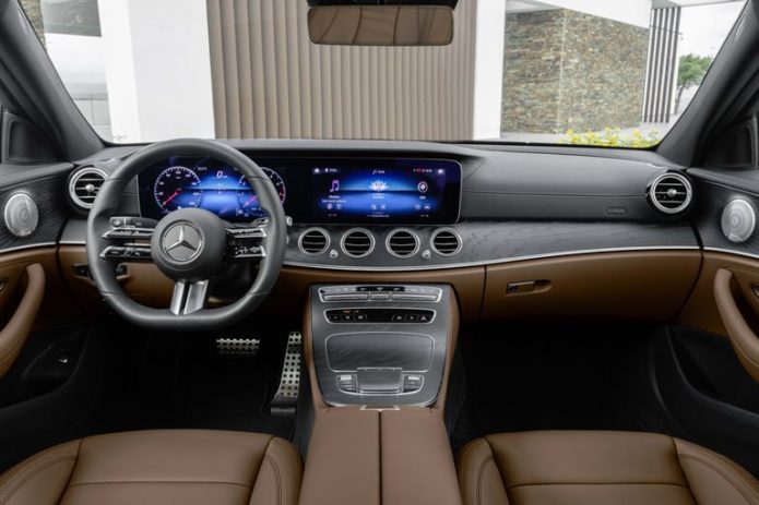 2021 Mercedes-Benz E-Class Gets Touch-Sensitive Steering Wheel
