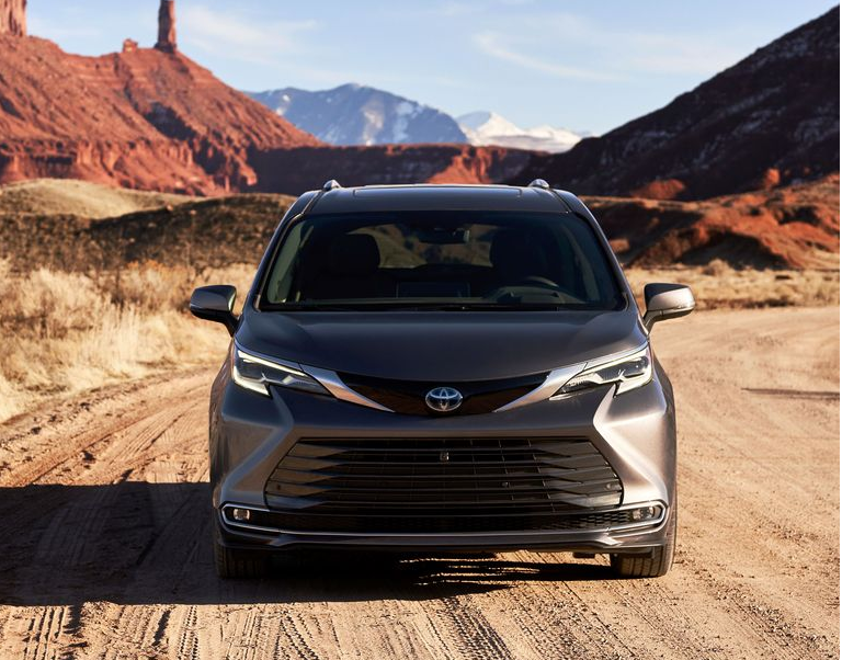 How Does 2021 Toyota Sienna Stack Up to the Pacifica and Odyssey?