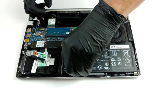 Inside HP ProBook 430 G7 – disassembly and upgrade options
