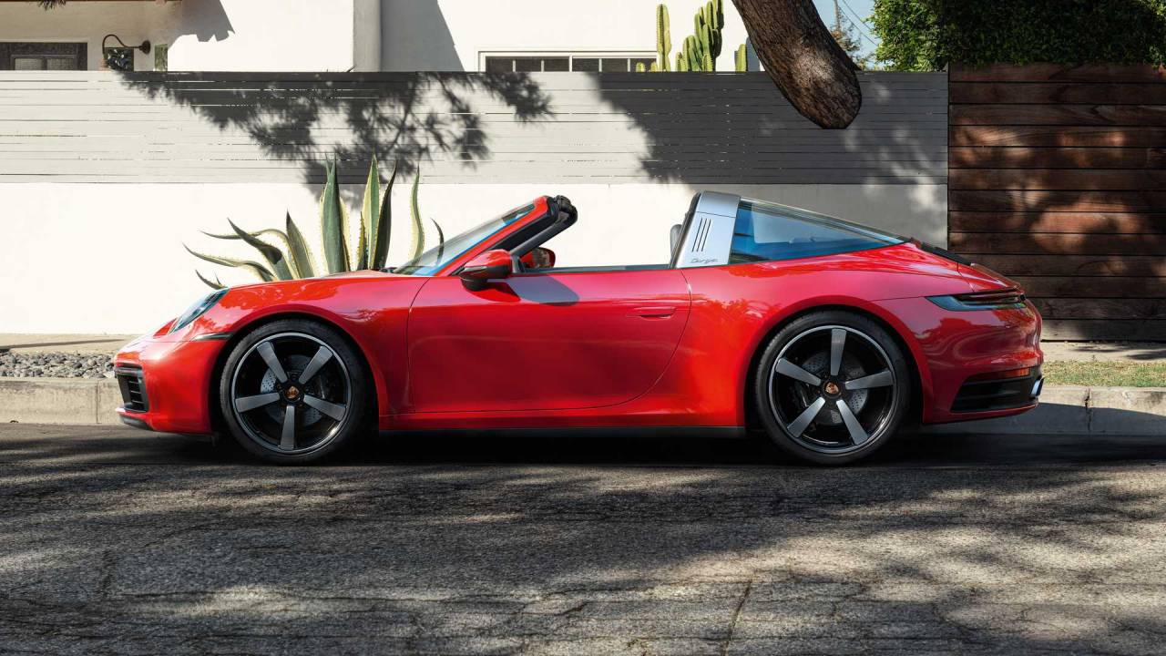 2021 Porsche 911 Targa 4 and 4S takes the center stage