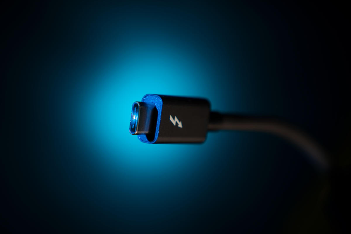 Major Thunderbolt security flaw found in Macs and PCs: Should you be worried?