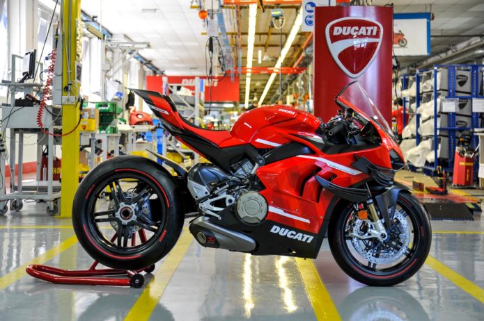 2020 Ducati Superleggera V4 Production Begins: Photos and Video