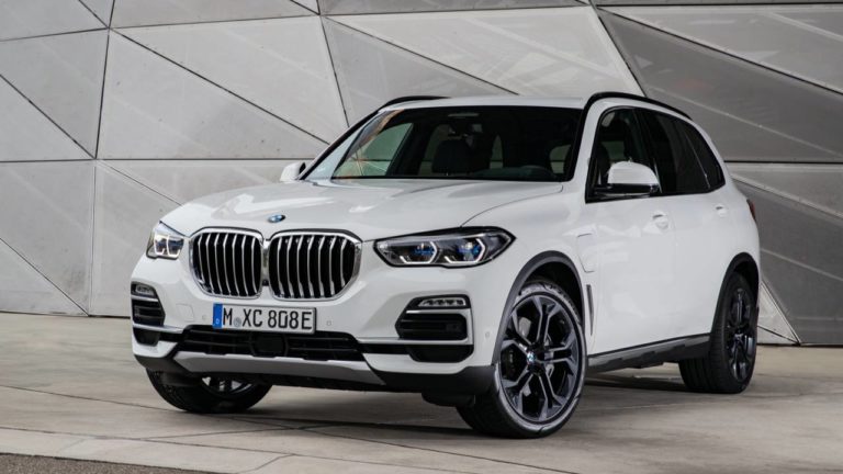 2021 BMW X5 xDrive45e hybrid SUV gets torque, range and tech bumps
