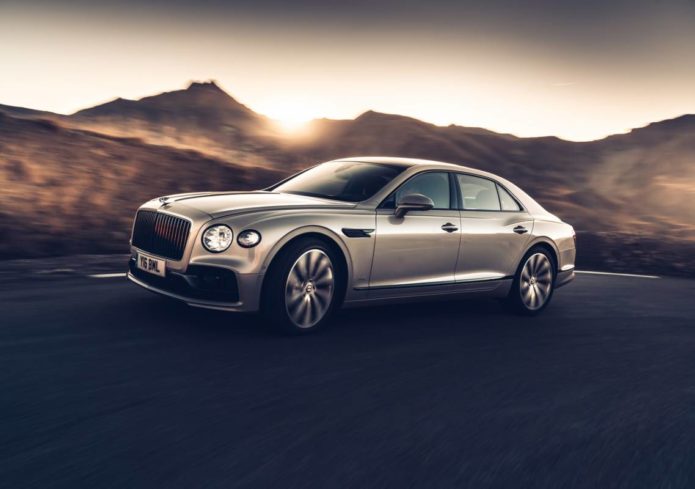 Bentley presents the world’s first 3D wood panels in the Flying Spur