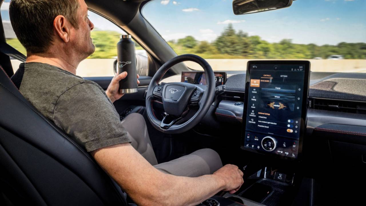 Ford taps Intel Mobileye for smarter car vision and crowdsourced-cleverness