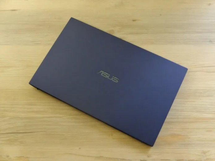 ASUS ExpertBook B9: A Tough Notebook For The Modern Professional