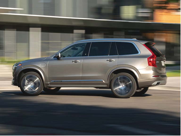 Tested 2020 Volvo XC90 T8 Blends Luxury, Speed, and Efficiency