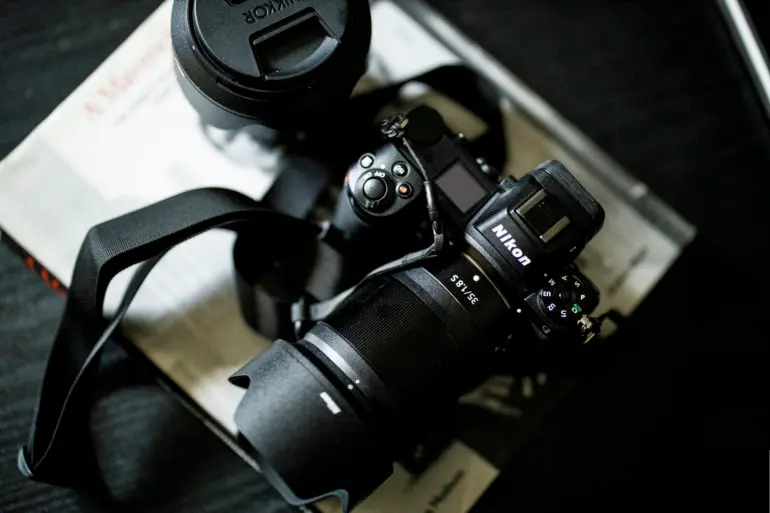 Why You Should Choose Mirrorless Over DSLR in 2020