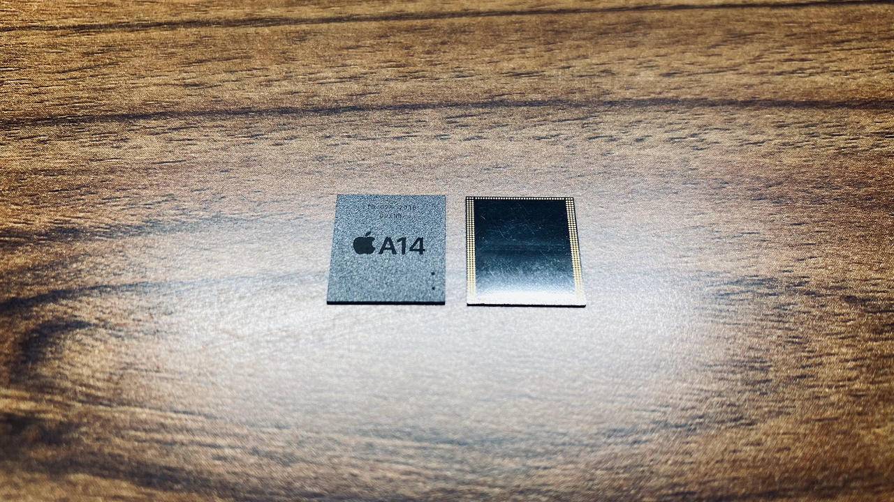 iPhone 12 5.4-inch display panel, A14 RAM chip pose for cameras