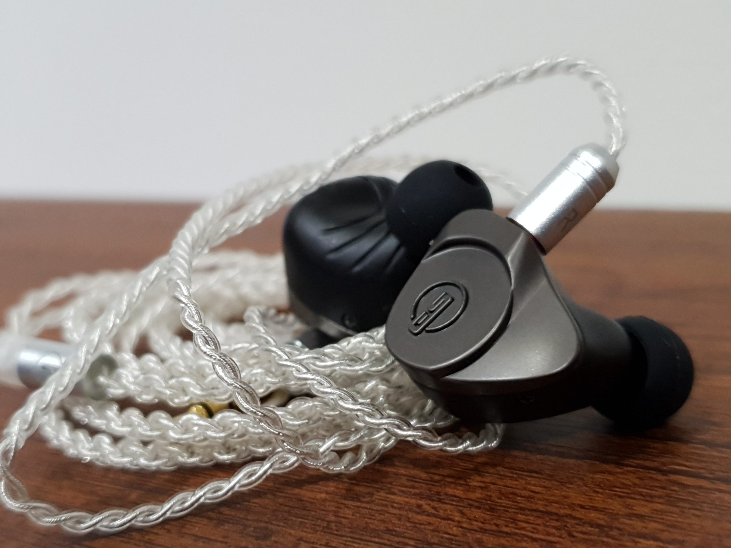 Earsonics Blade Review - GearOpen.com