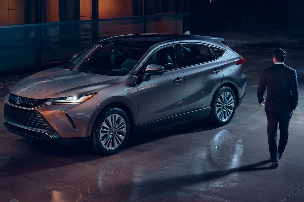The 2021 Toyota Venza Is What You'd Get If Lincoln Made a RAV4
