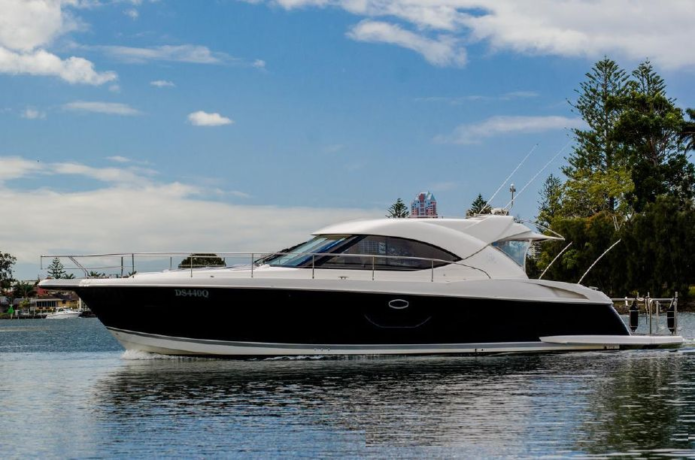 Riviera 4400 Sport Yacht Review