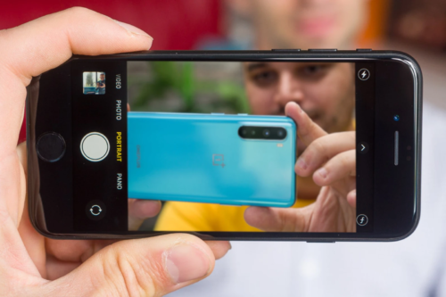 OnePlus Nord vs iPhone SE (2020): camera comparison