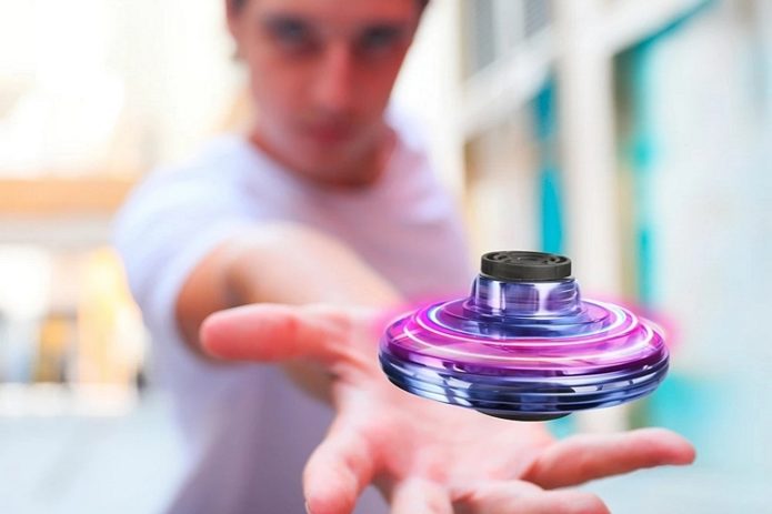 FlyNova Turns The Fidget Spinner Into A Propeller-Powered Toy For Executing Aerial Tricks