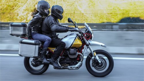 Retro 80’Veez : Moto Guzzi V85 TT Travel & Triumph Scrambler 1200 XE