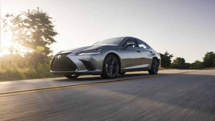 2021 Lexus ES is now available with AWD, but there’s a catch