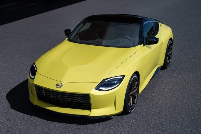 Nissan 400Z Roadster breaks cover