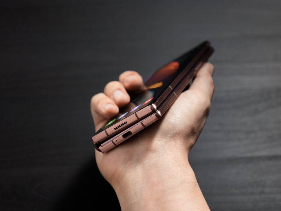 Galaxy Z Fold 2 l