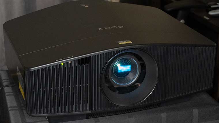 Sony VPL-VW915ES 4K SXRD Projector First Look