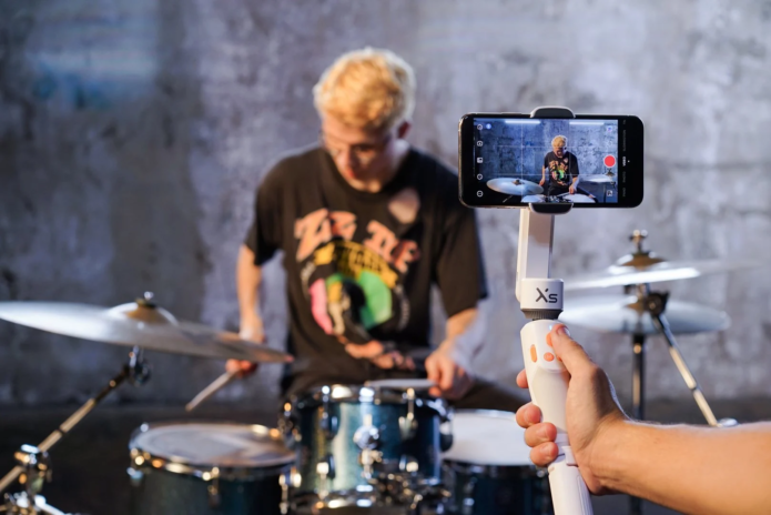 Zhiyun Smooth XS Review – Pocket Size Selfie Stick Handheld Gimbal