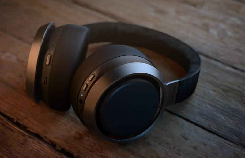 Philips Fidelio L3 Bluetooth Headphone Review