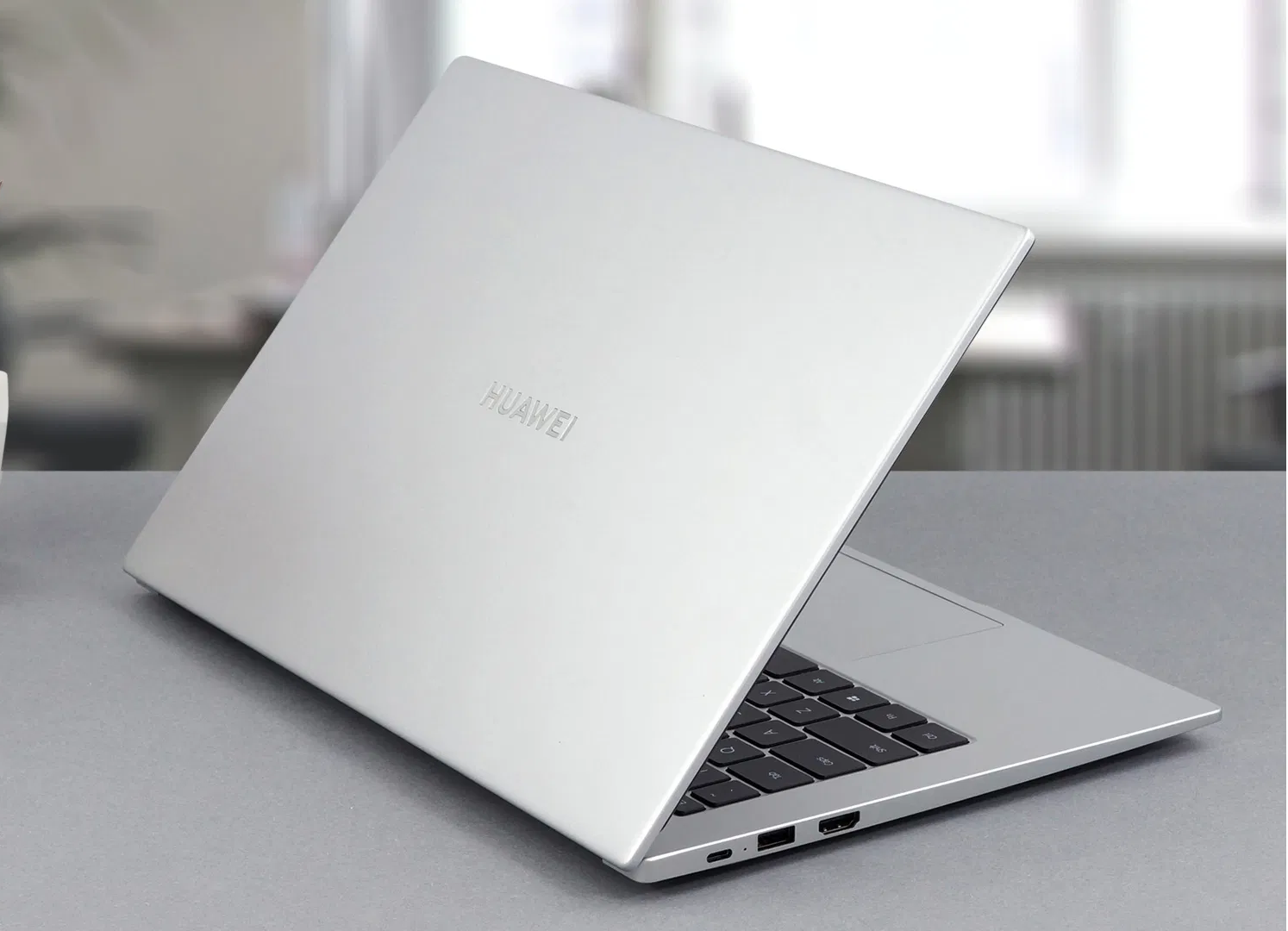 Ноутбук huawei matebook белый