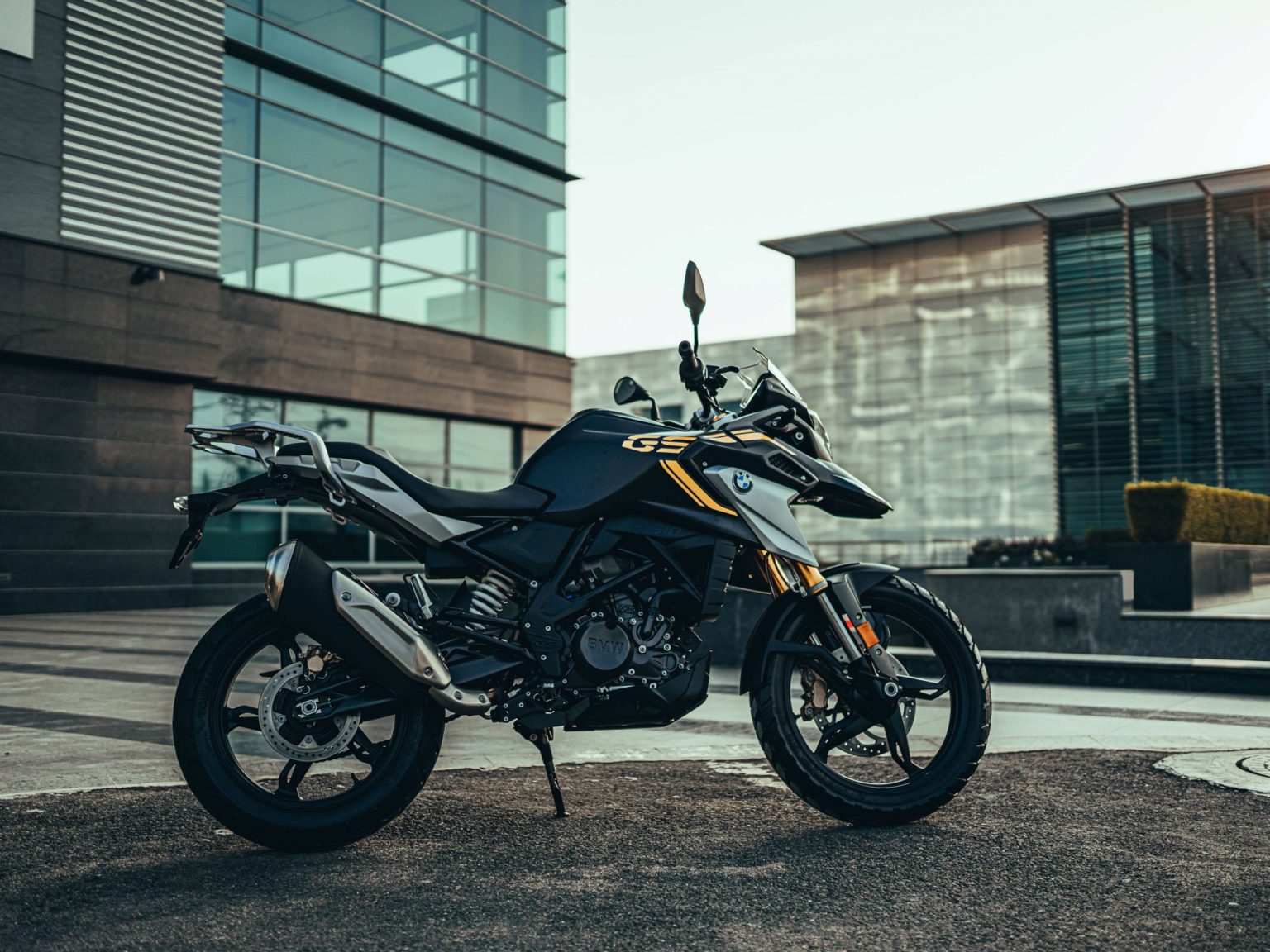 2021 BMW G310GS First Look - GearOpen.com