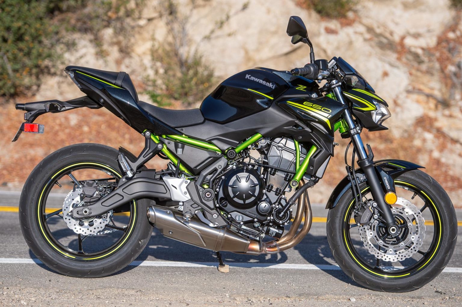 2020 Kawasaki Z650 Review (11 Fast Facts Urban + Sport Motorcycle