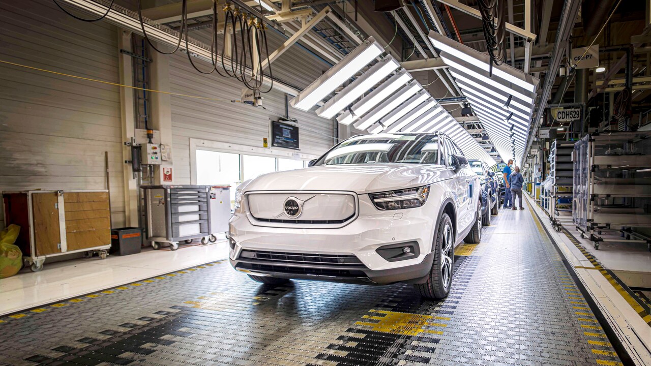 Volvo begins production of 2021 XC40 Recharge EV