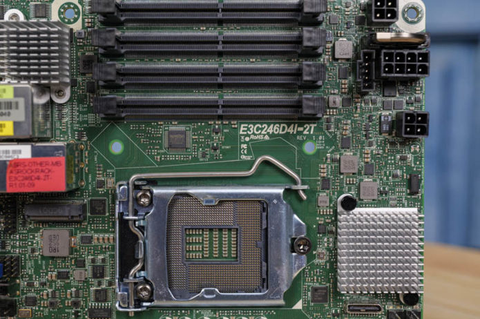 ASRock Rack E3C246D4I-2T mITX Xeon E-2200 Review