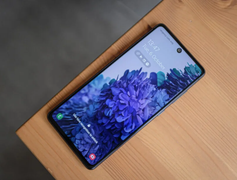 Samsung Galaxy S20 FE vs. Google Pixel 4a 5G: Which should you buy?