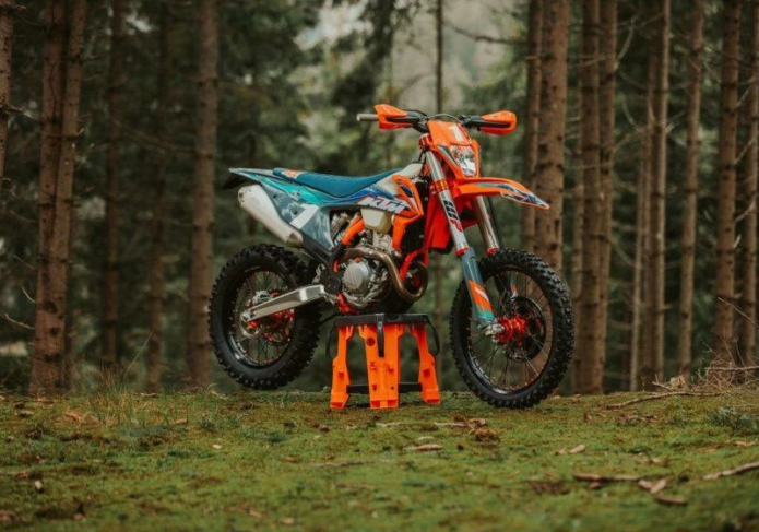 2021 KTM 350 EXC-F WESS First Look (10 Fast Facts)