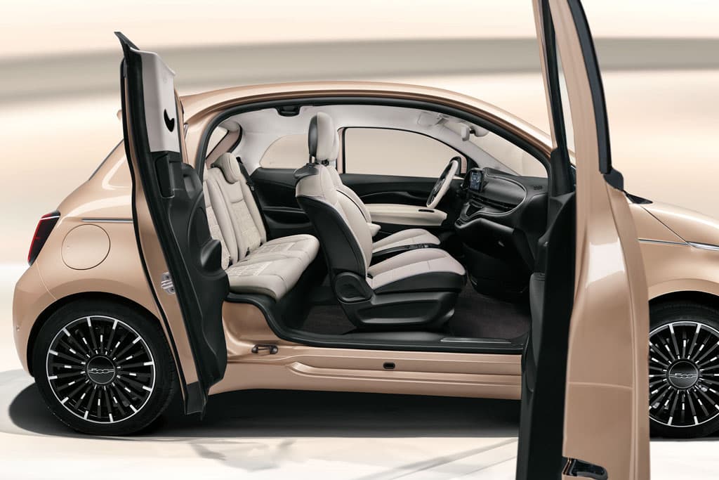 Fiat 500e 3+1 debuts