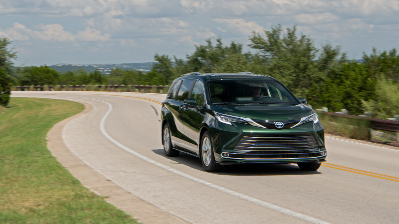 2021 Toyota Sienna lands at dealerships next month