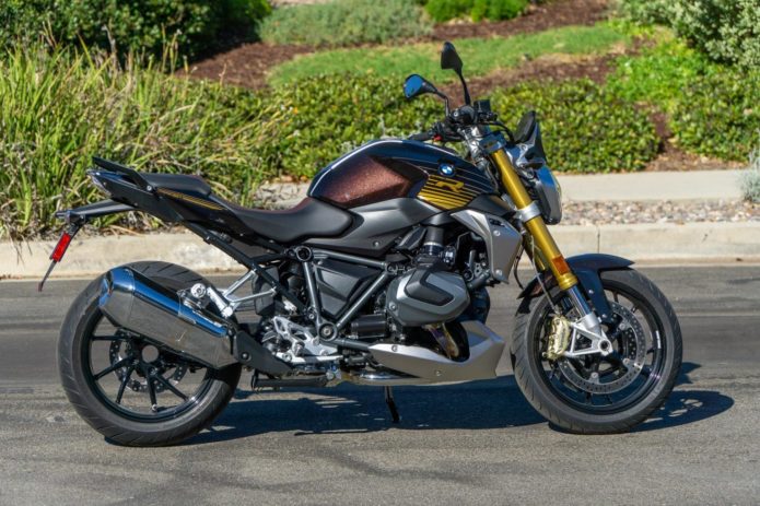 2020 BMW R 1250 R REVIEW WITH SELECT PACKAGE (21 FAST FACTS)