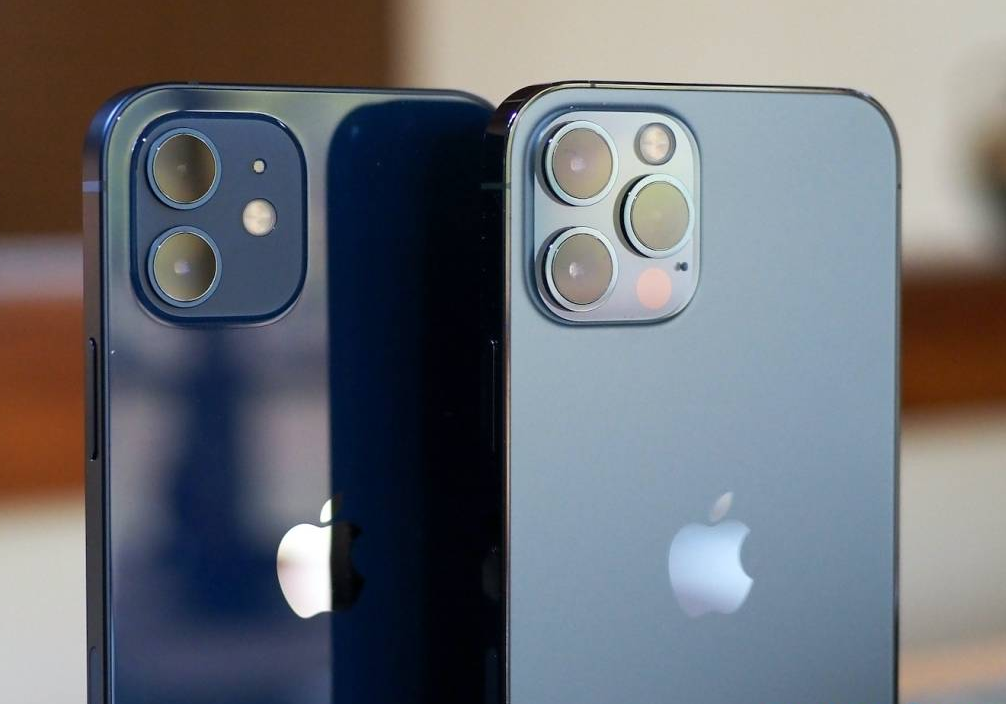 iPhone 12 group SMS disappear, iPhone 12 mini lock screen unresponsive