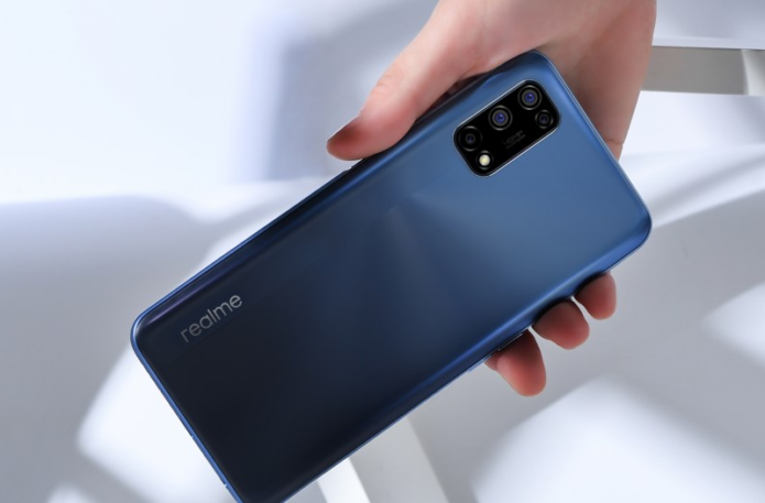 Realme 7 5G announced with Dimensity 800U and 120Hz LCD