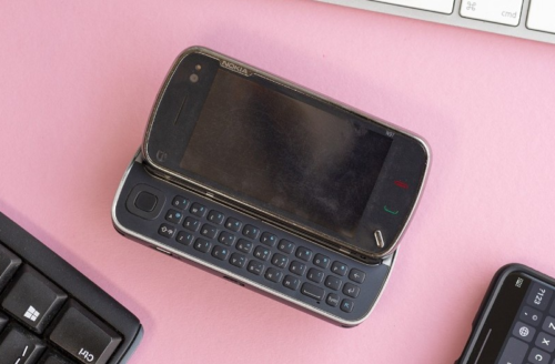 Flashback: Nokia N97 was an “iPhone killer” that helped kill Nokia instead
