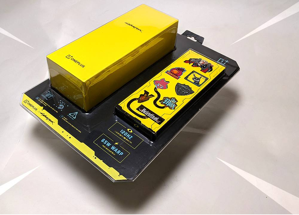 OnePlus 8T Cyberpunk 2077 Edition unboxing – a packaging design masterpiece