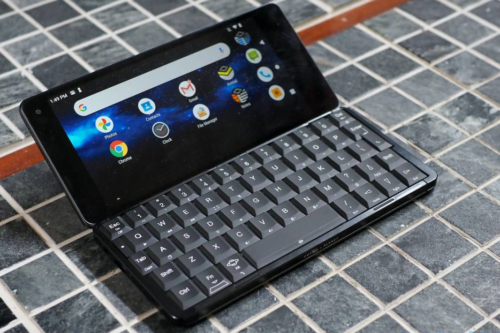 Planet Computers Cosmo Communicator Review – It’s all about the keyboard