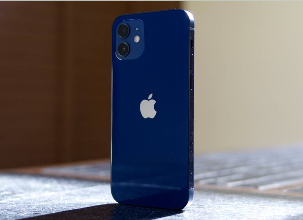 iPhone 12 on DxOMark falls way behind its siblings