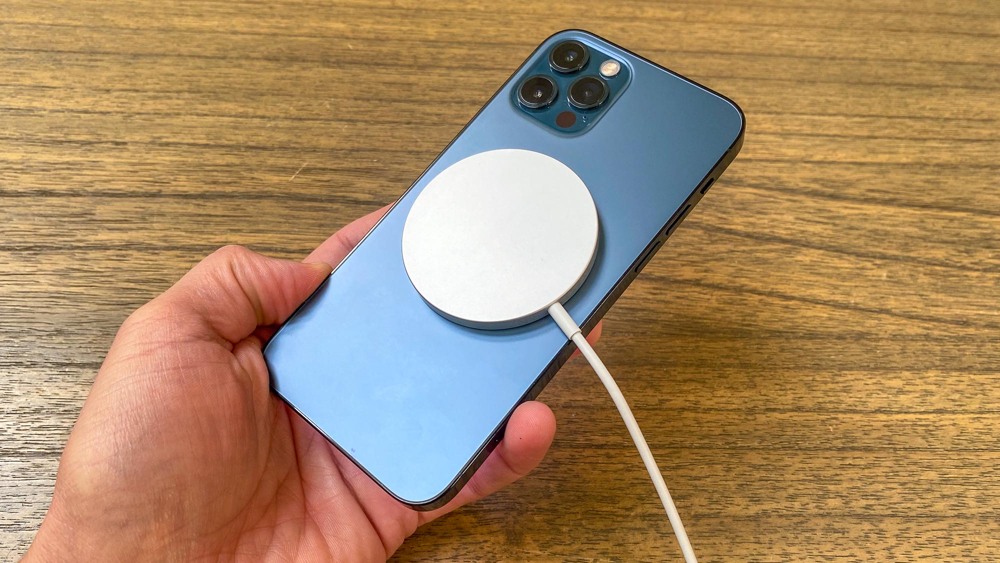 iPhone 12 MagSafe