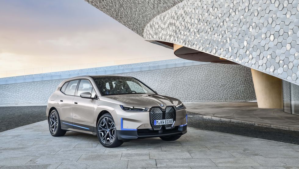 2022 BMW iX Electric Crossover Will Offer 500 HP, 300-Mile Range