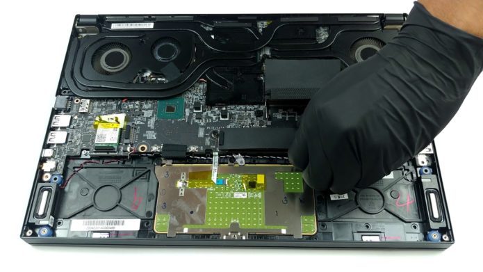 Inside MSI GS66 Stealth – disassembly and upgrade options