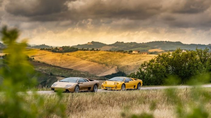 Lamborghini commemorates the 30th birthday of Diablo supercar