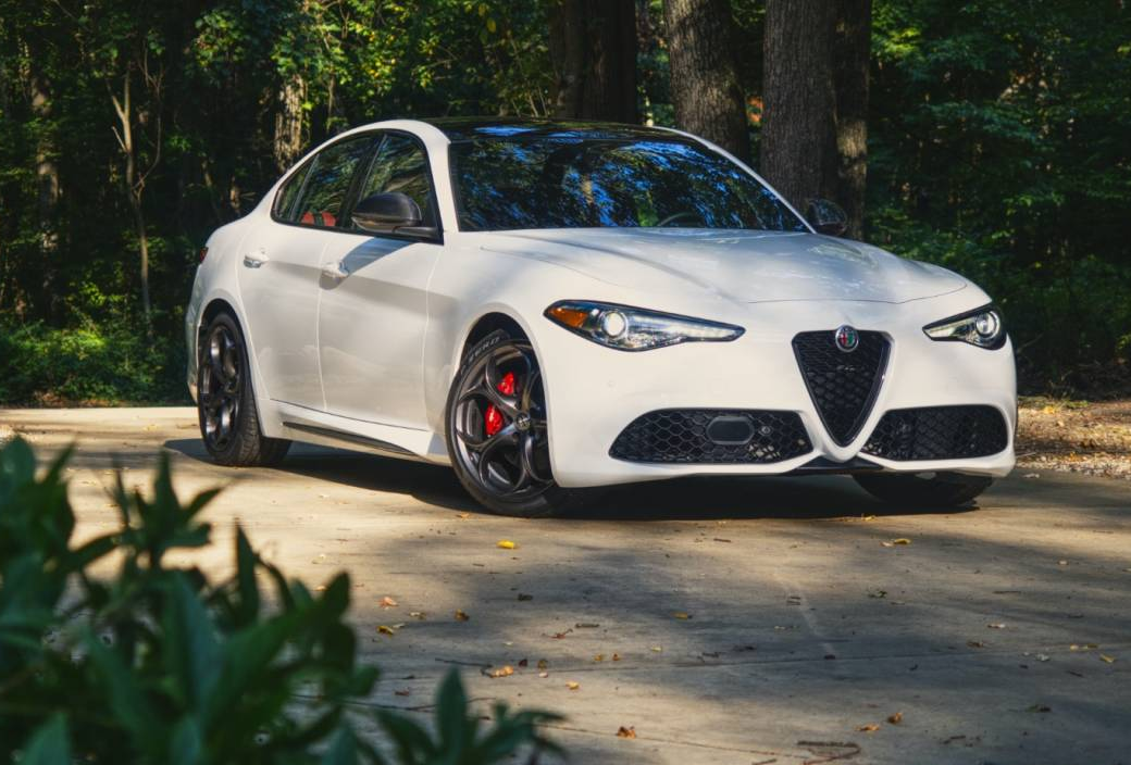 2020 Alfa Romeo Giulia Ti Sport Carbon Review – Gilding the Lily